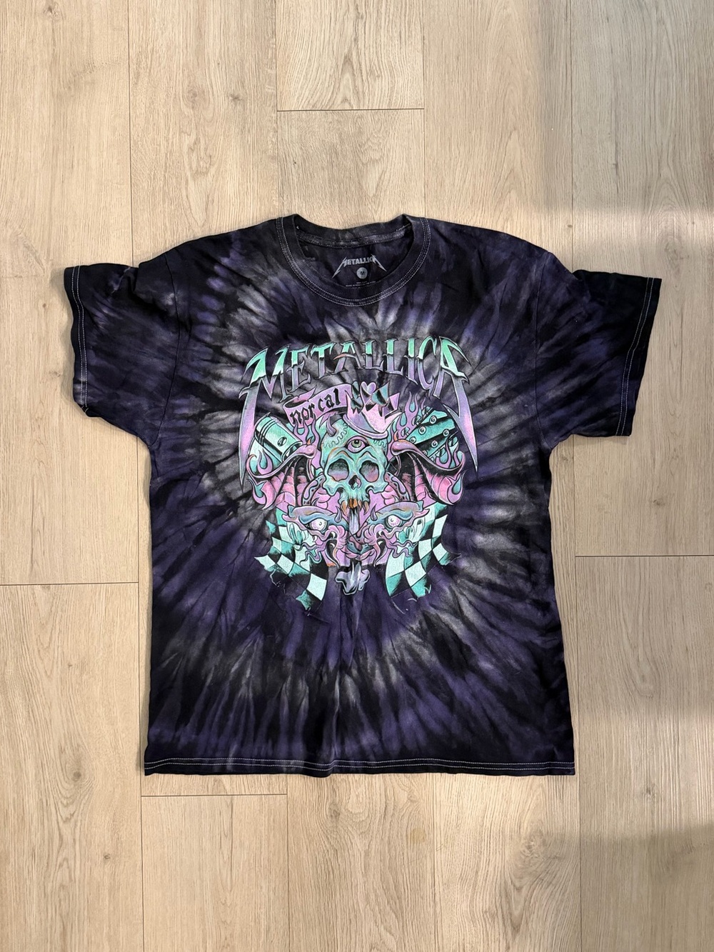 Metallica Tie-Dye Skull Graphic Band Tee in Black & Purple